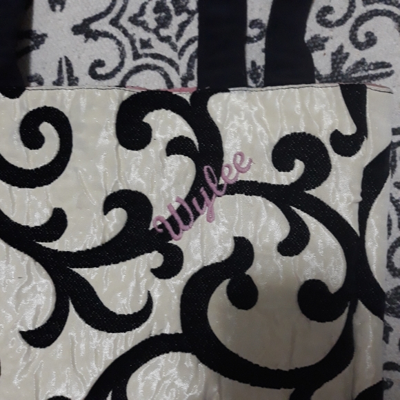 Wylee Randi Tote - Picture 4 of 4